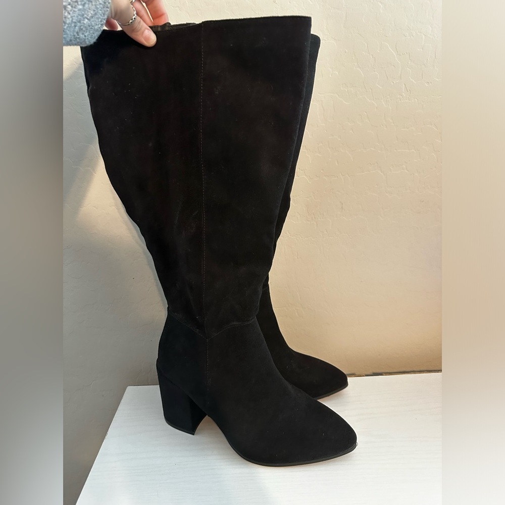 Knee high Torrid boots